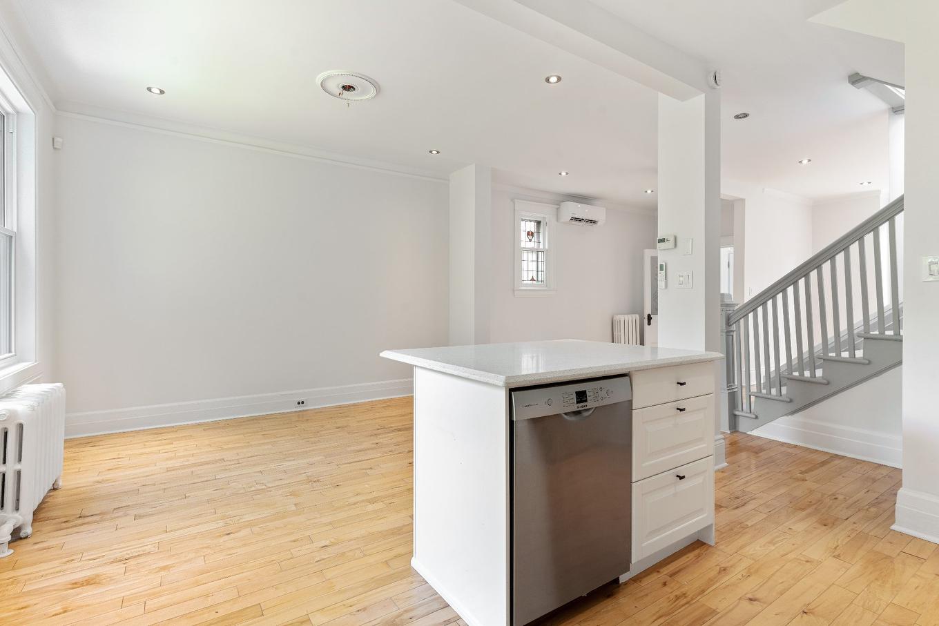 Cuisine - 4275 Av. Beaconsfield, Montréal (Côte-Des-Neiges/Notre-Dame-De-Grâce), QC - Indoor Photo Showing Other Room