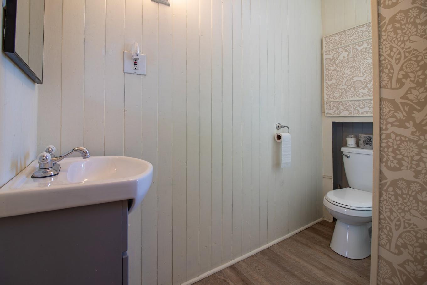 Bathroom - 245 5E Avenue, Shawinigan, QC - Indoor Photo Showing Bathroom