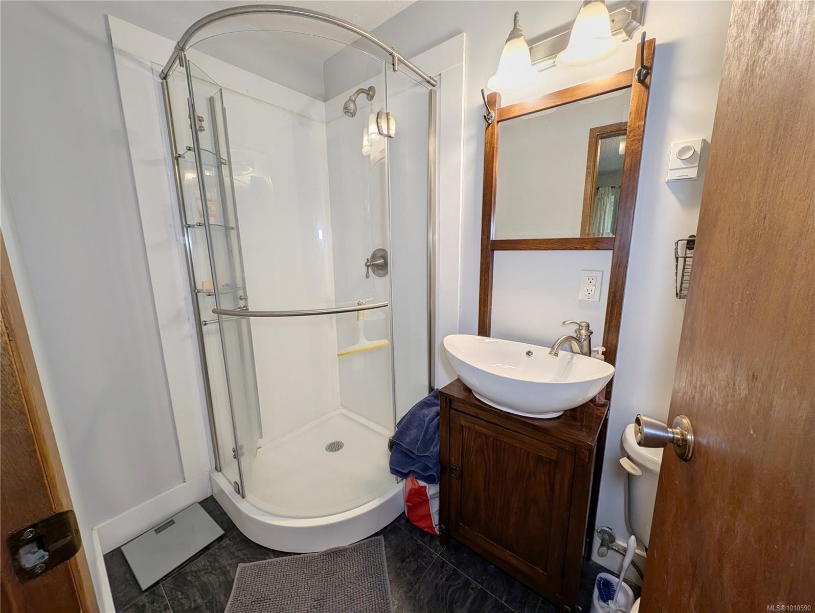 9513 Scott St, Port Hardy, BC