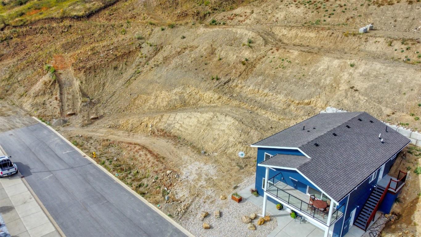 1730 Gallon Avenue, Lumby, BC - Outdoor