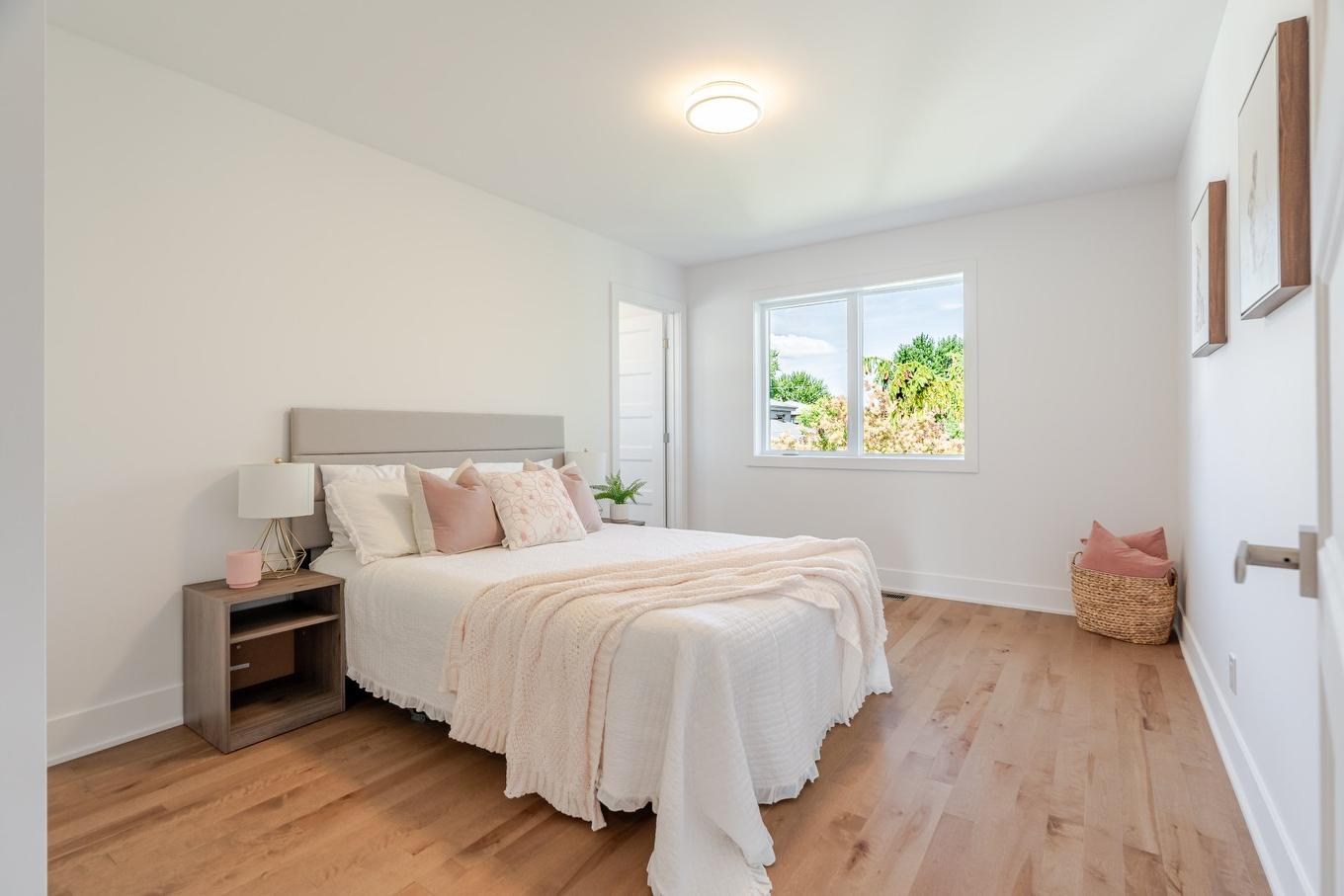 Bedroom - 6780 Rue Baillargeon, Brossard, QC - Indoor Photo Showing Bedroom