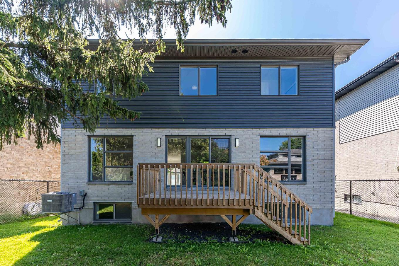 Back facade - 6780 Rue Baillargeon, Brossard, QC - Outdoor With Deck Patio Veranda With Exterior
