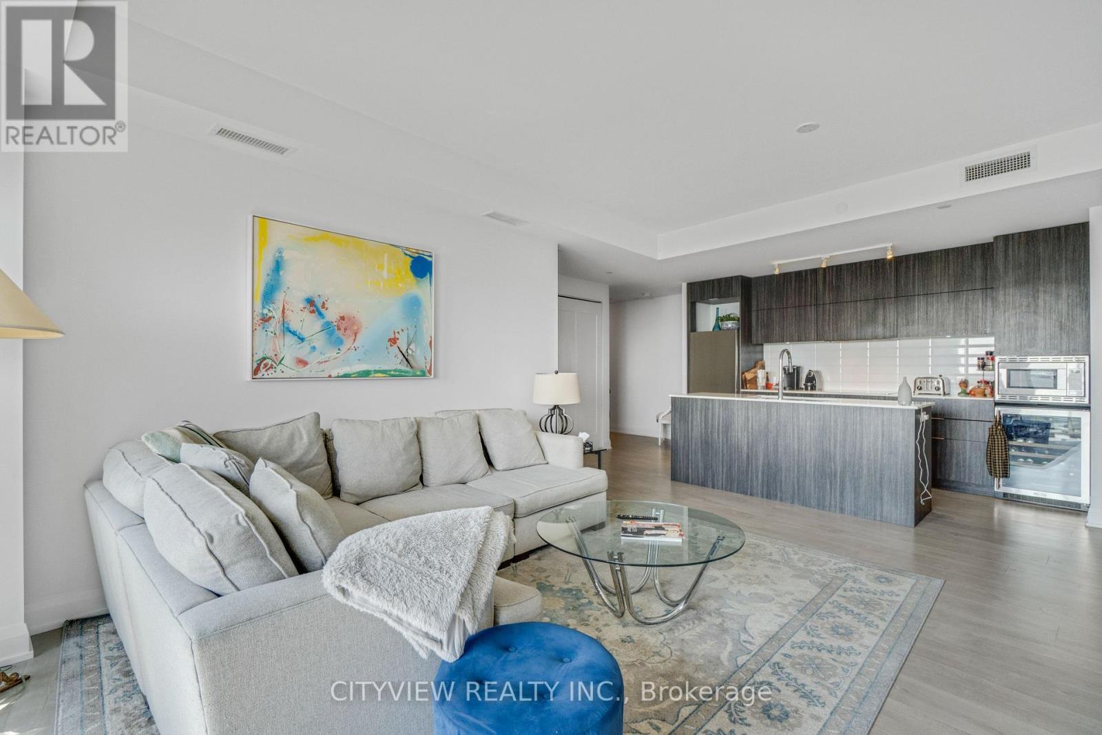304 - 110 Marine Parade Drive, Toronto, ON - Indoor Photo Showing Living Room