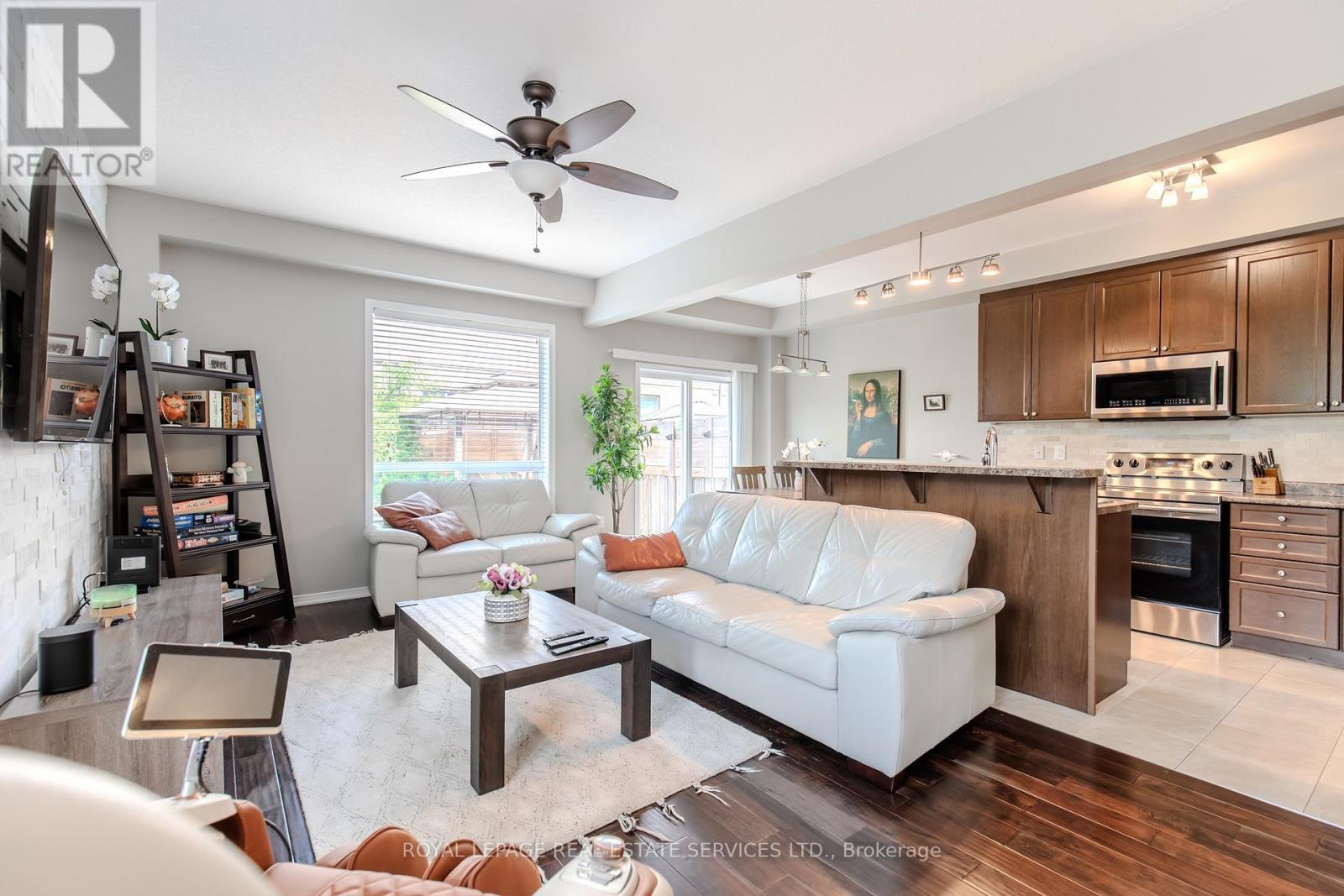 41 - 170 Palacebeach Trail, Hamilton, ON - Indoor Photo Showing Living Room