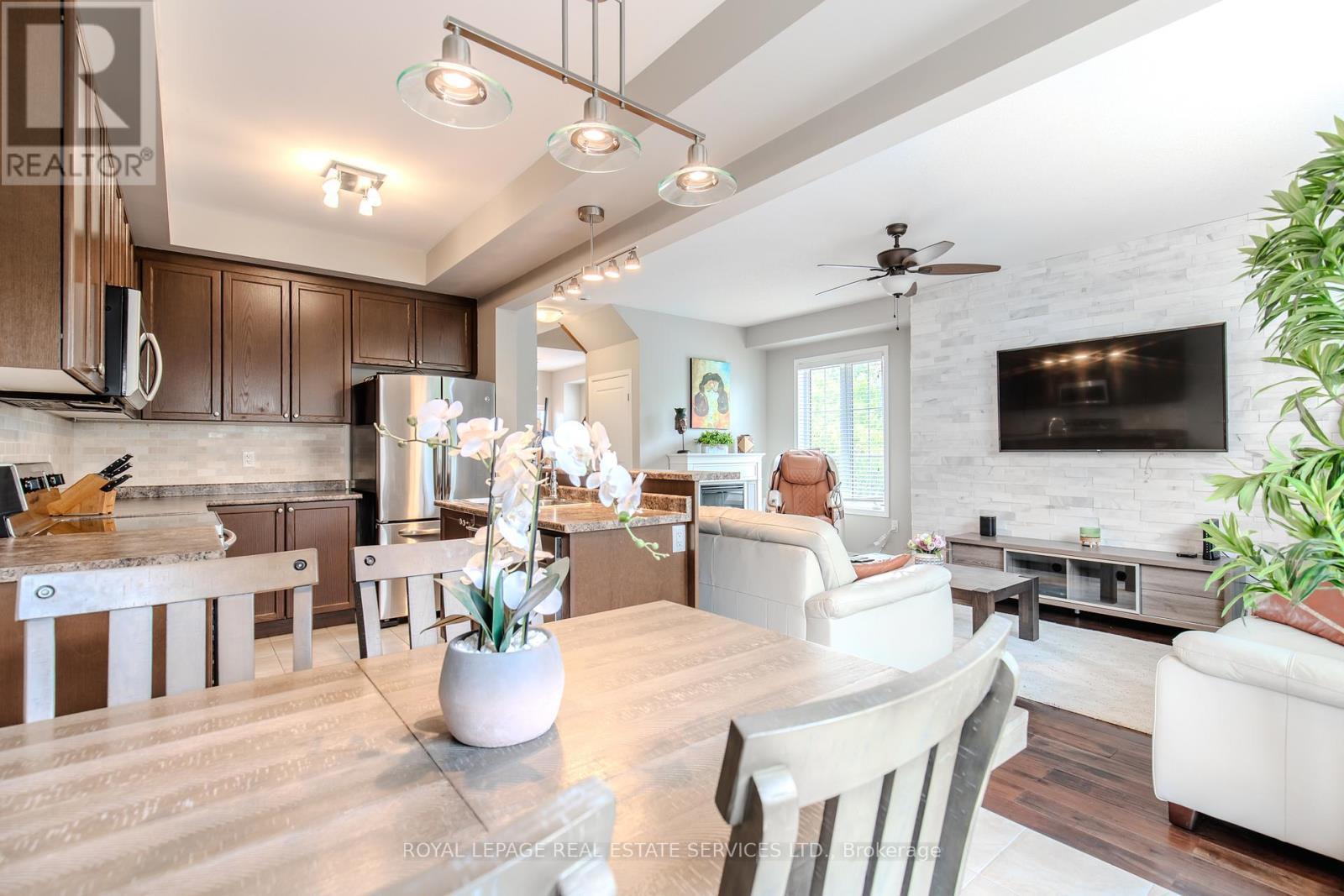 41 - 170 Palacebeach Trail, Hamilton, ON - Indoor