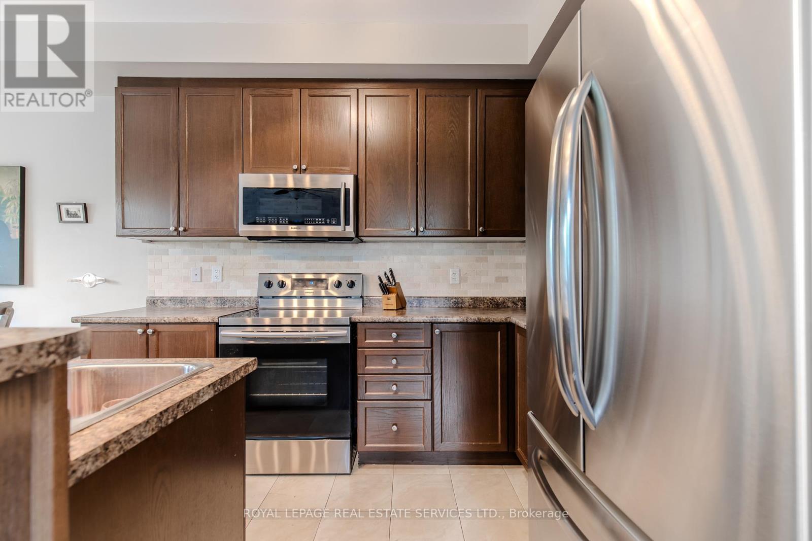 41 - 170 Palacebeach Trail, Hamilton, ON - Indoor Photo Showing Kitchen