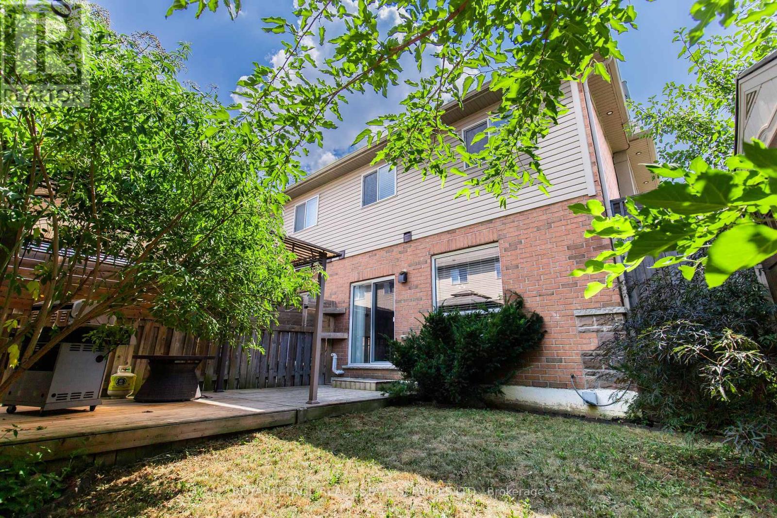 41 - 170 Palacebeach Trail, Hamilton, ON - Outdoor
