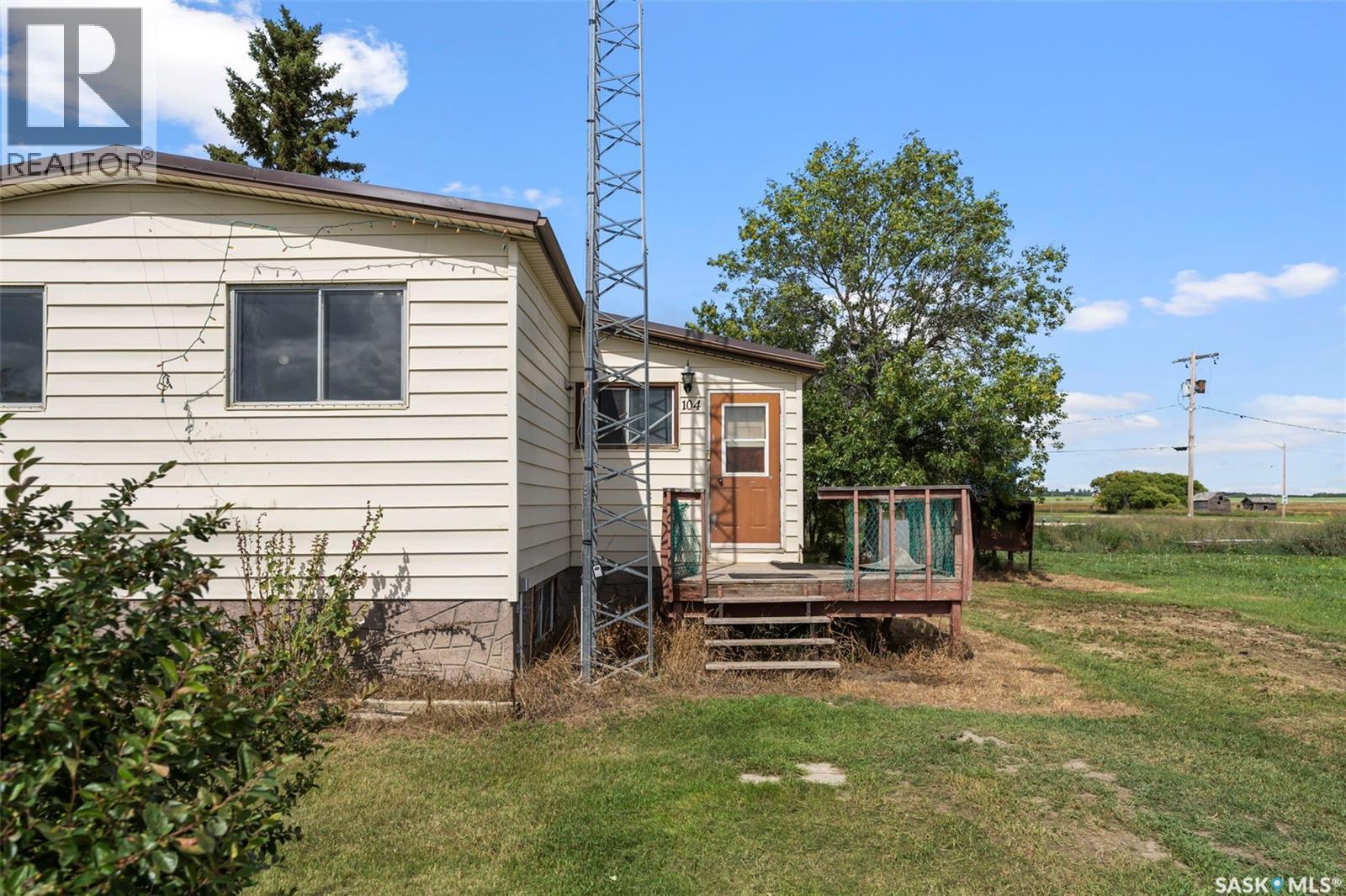 104 1St Avenue E, Landis, SK