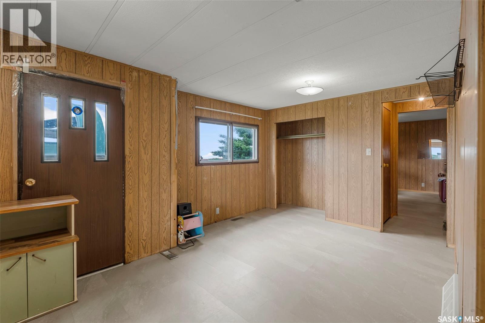 104 1St Avenue E, Landis, SK