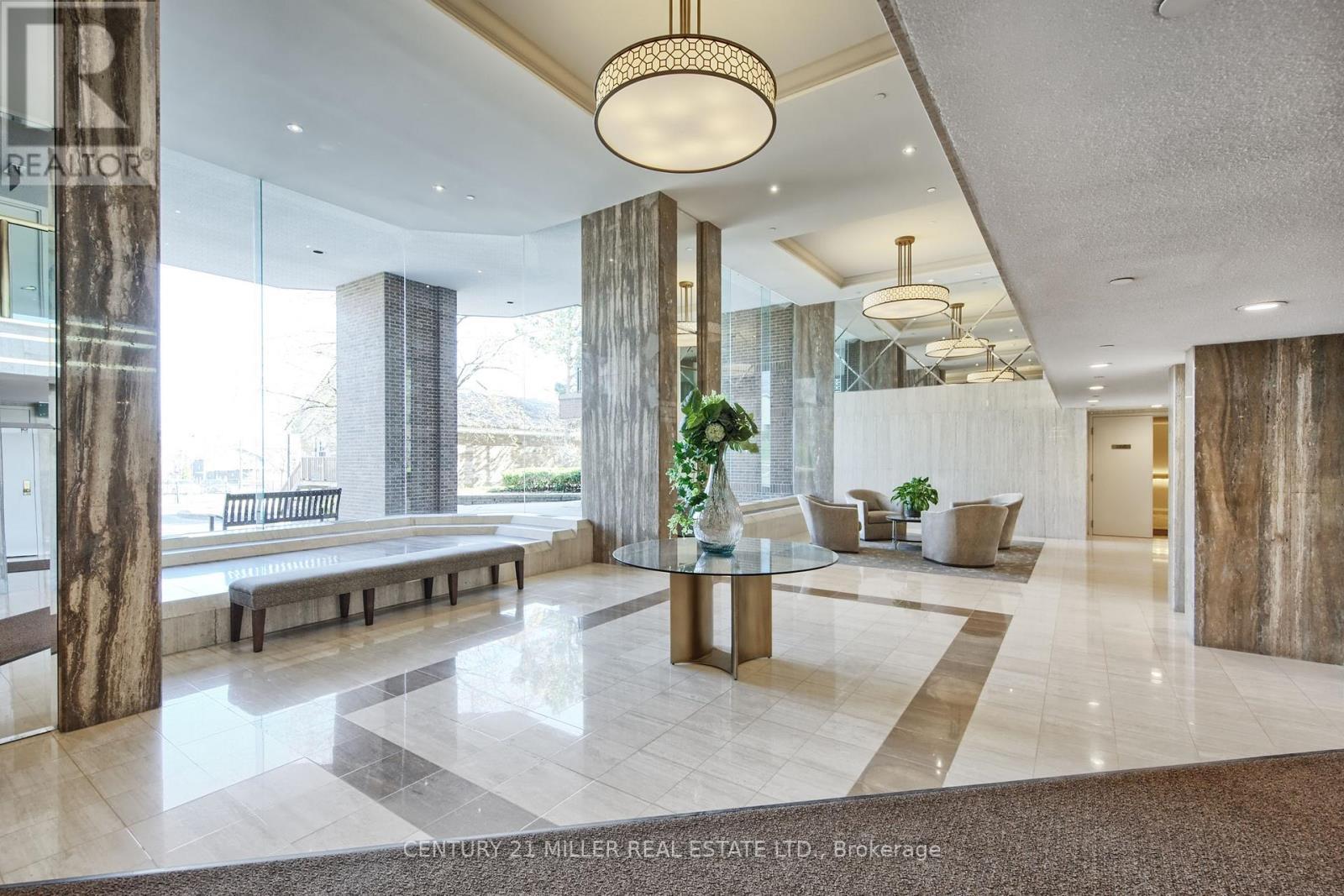 710 - 100 Lakeshore Road E, Oakville, ON - Indoor Photo Showing Other Room