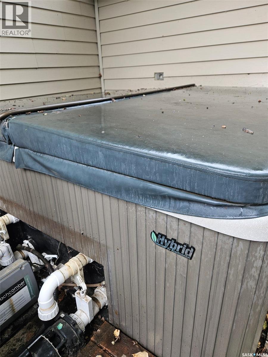 218 7Th Street W, Carlyle, SK - Outdoor