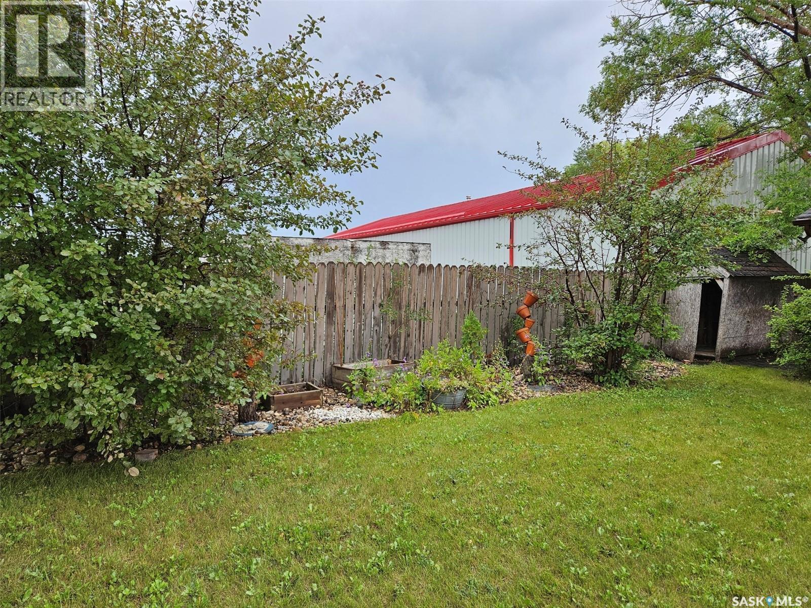 218 7Th Street W, Carlyle, SK - Outdoor