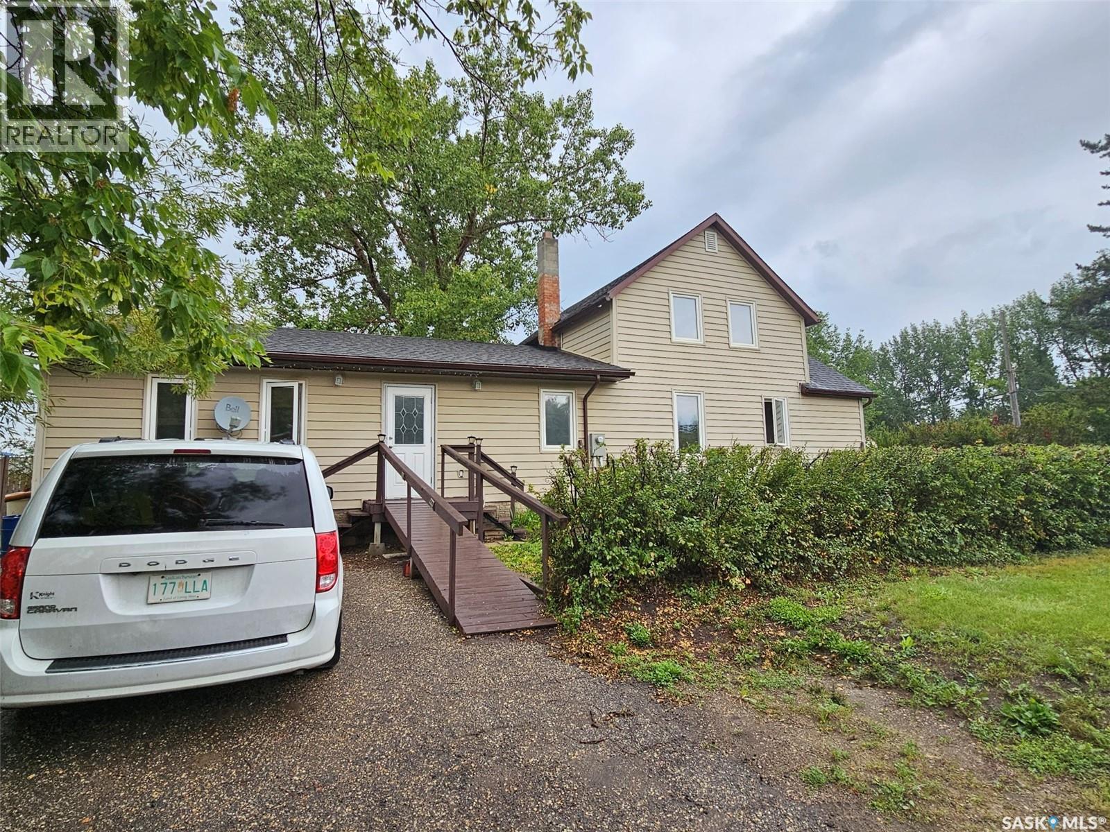 218 7Th Street W, Carlyle, SK - Outdoor