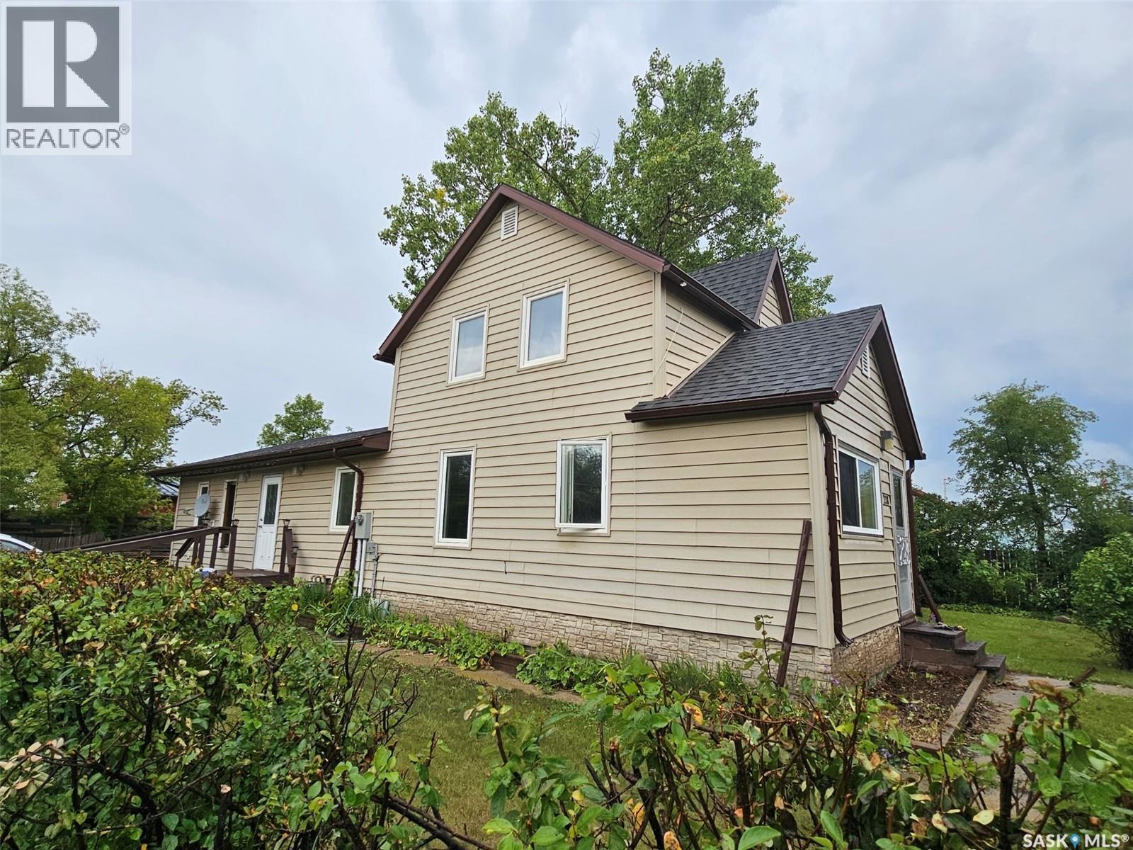 218 7Th Street W, Carlyle, SK - Outdoor