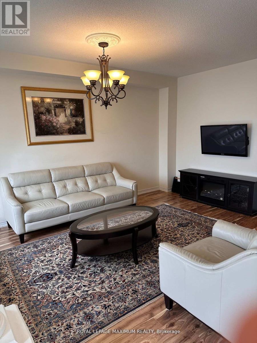 201 Box Grove Bypass, Markham, ON - Indoor Photo Showing Living Room