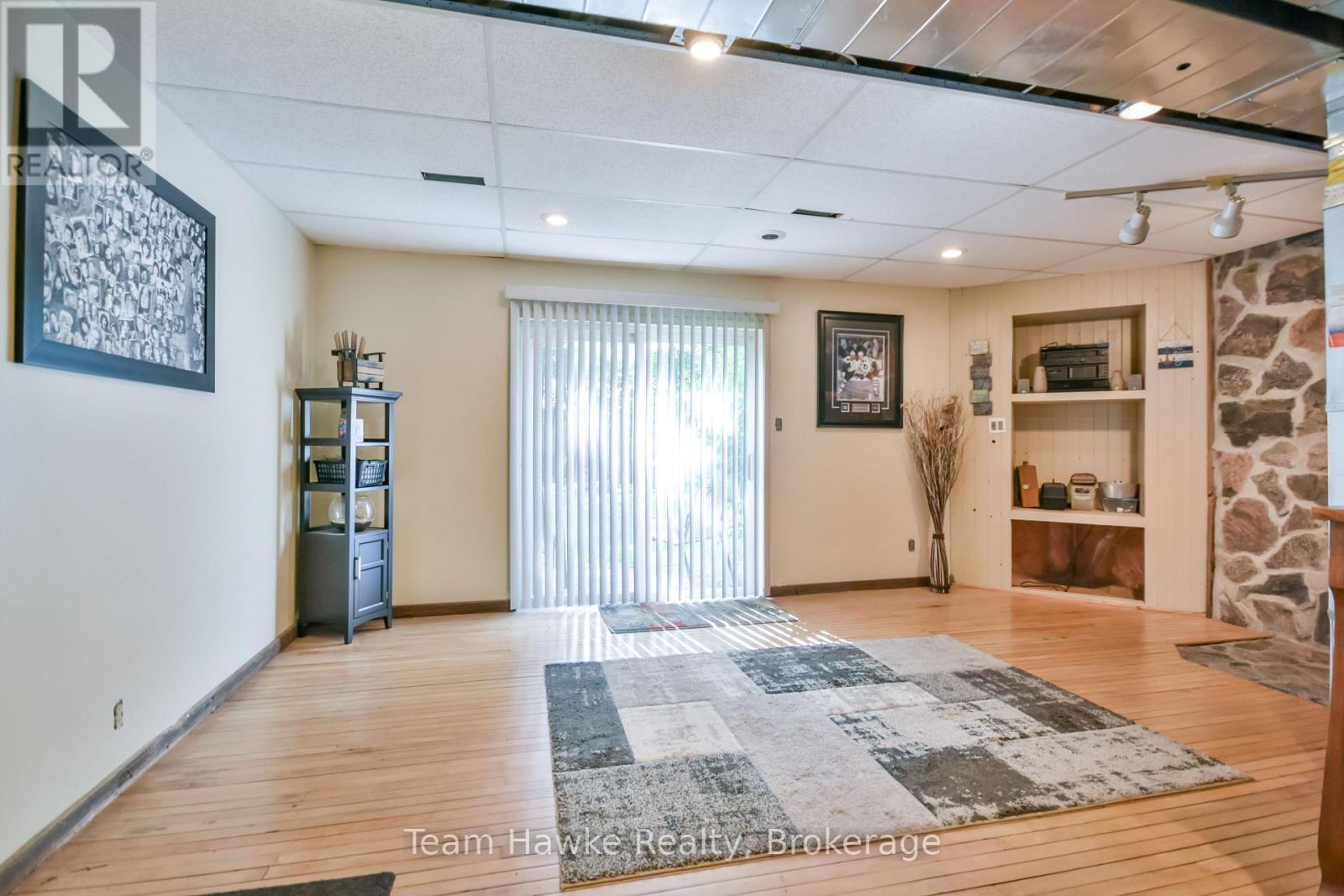 40 St. Laurent Boulevard, Tiny, ON - Indoor Photo Showing Other Room