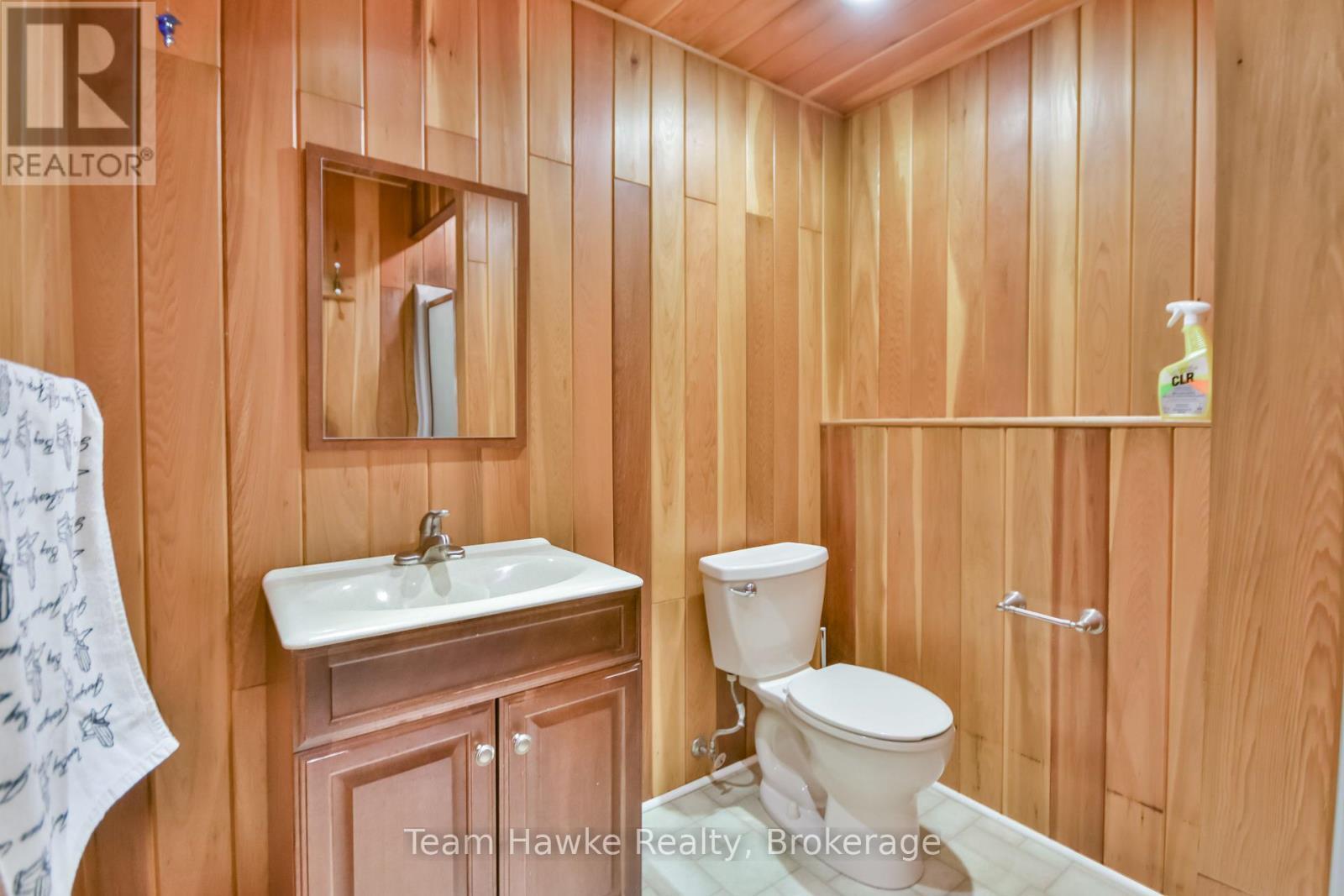 40 St. Laurent Boulevard, Tiny, ON - Indoor Photo Showing Bathroom