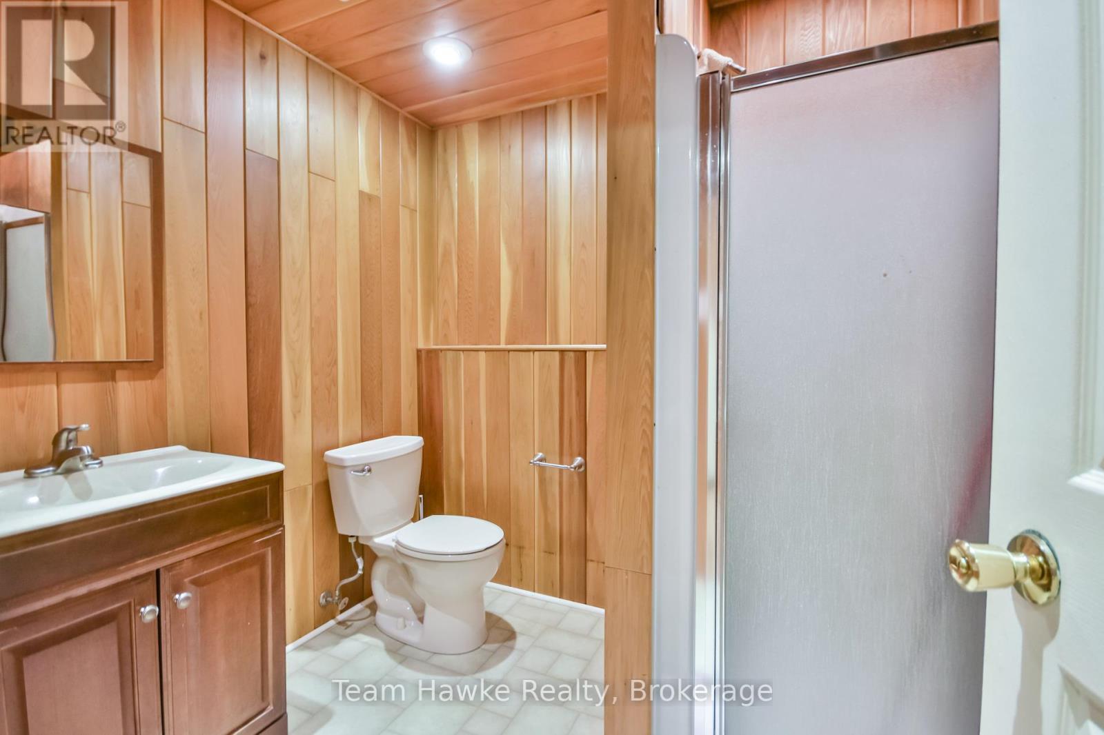 40 St. Laurent Boulevard, Tiny, ON - Indoor Photo Showing Bathroom