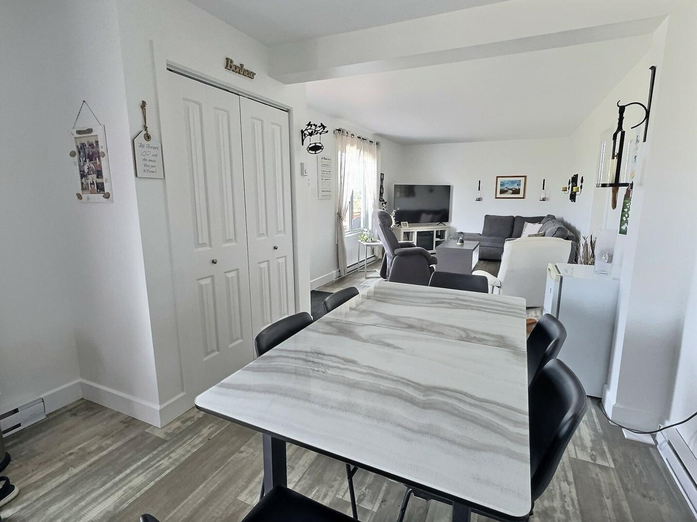 Dining room - 144 Ch. Marcoux, Les Îles-De-La-Madeleine, QC - Indoor Photo Showing Bedroom