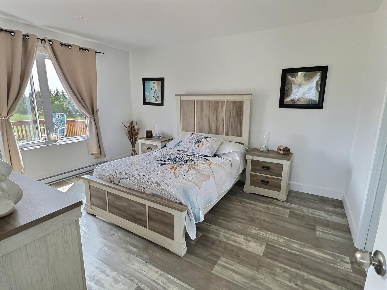 Primary bedroom - 144 Ch. Marcoux, Les Îles-De-La-Madeleine, QC - Indoor Photo Showing Bedroom