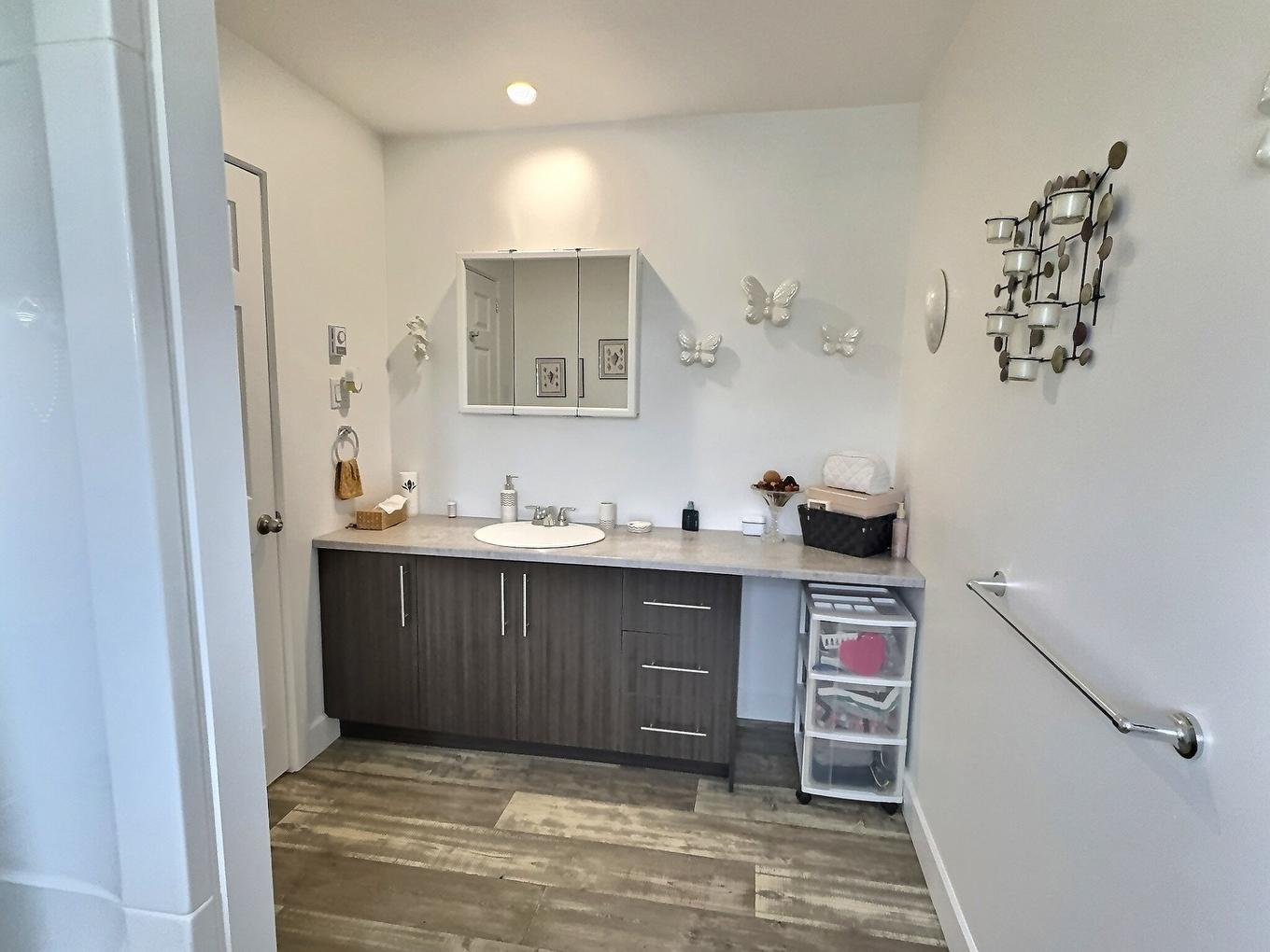 Bathroom - 144 Ch. Marcoux, Les Îles-De-La-Madeleine, QC - Indoor Photo Showing Bathroom