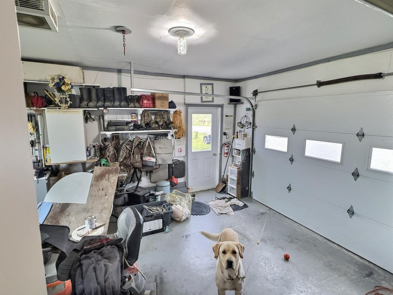 Garage - 144 Ch. Marcoux, Les Îles-De-La-Madeleine, QC - Indoor Photo Showing Garage