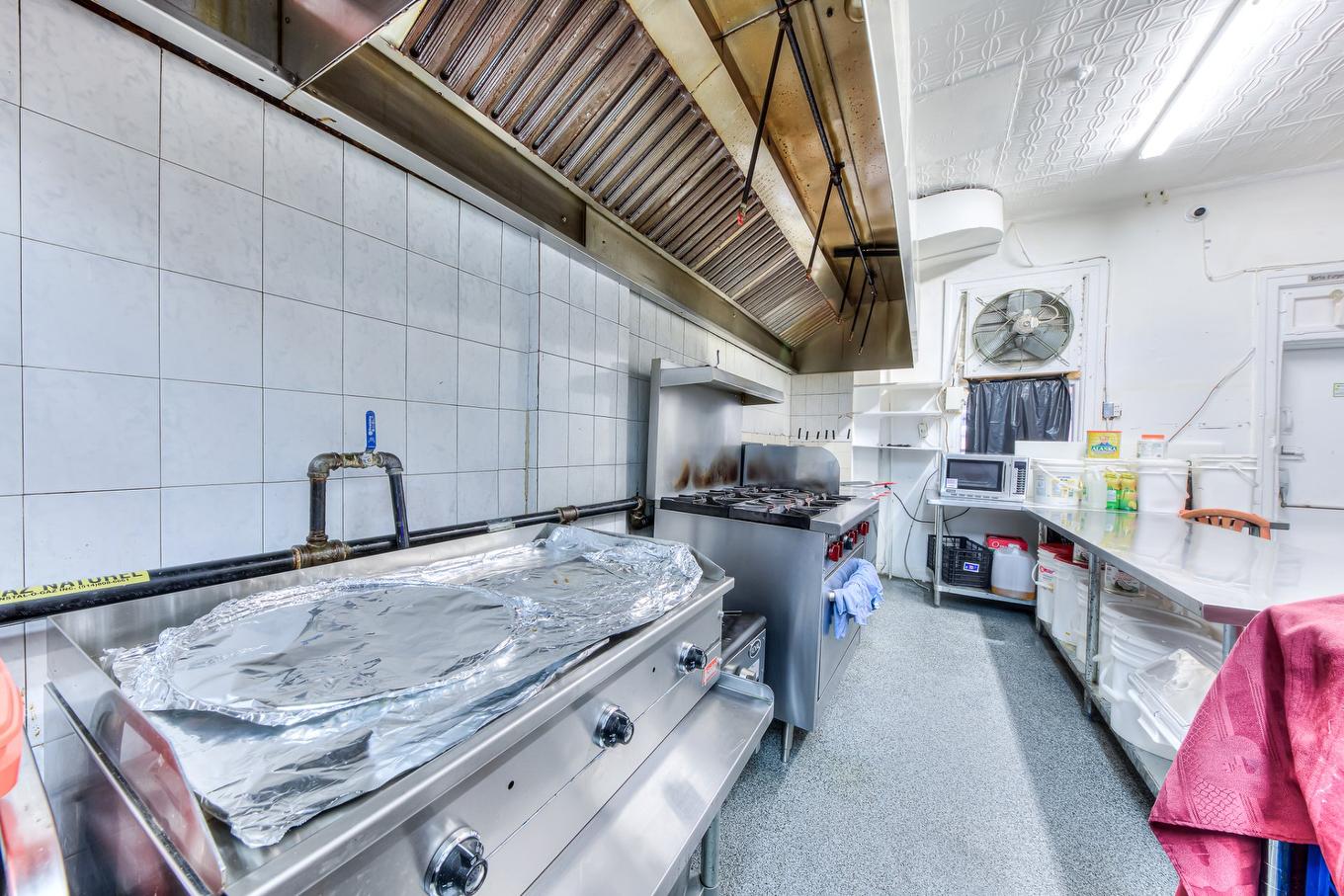 Kitchen - 2128 Rue Jean-Talon E., Montréal (Villeray/Saint-Michel/Parc-Extension), QC - Indoor Photo Showing Kitchen