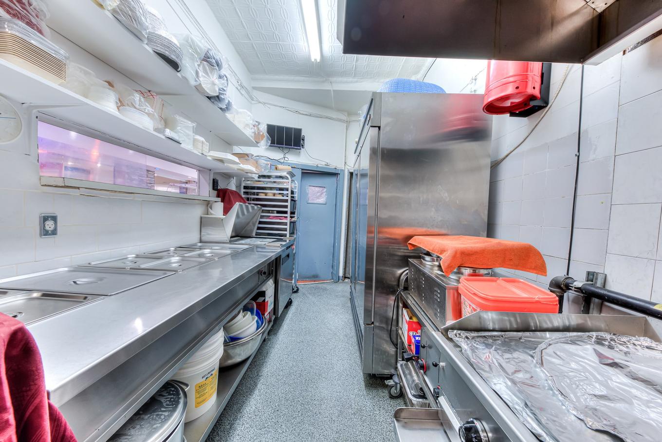 Kitchen - 2128 Rue Jean-Talon E., Montréal (Villeray/Saint-Michel/Parc-Extension), QC - Indoor