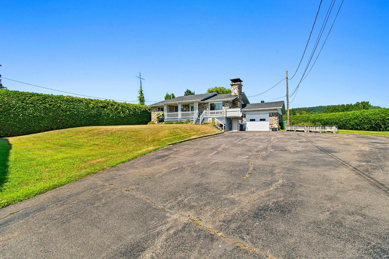 Cour - 1676 Route 148, Grenville-Sur-La-Rouge, QC - Outdoor