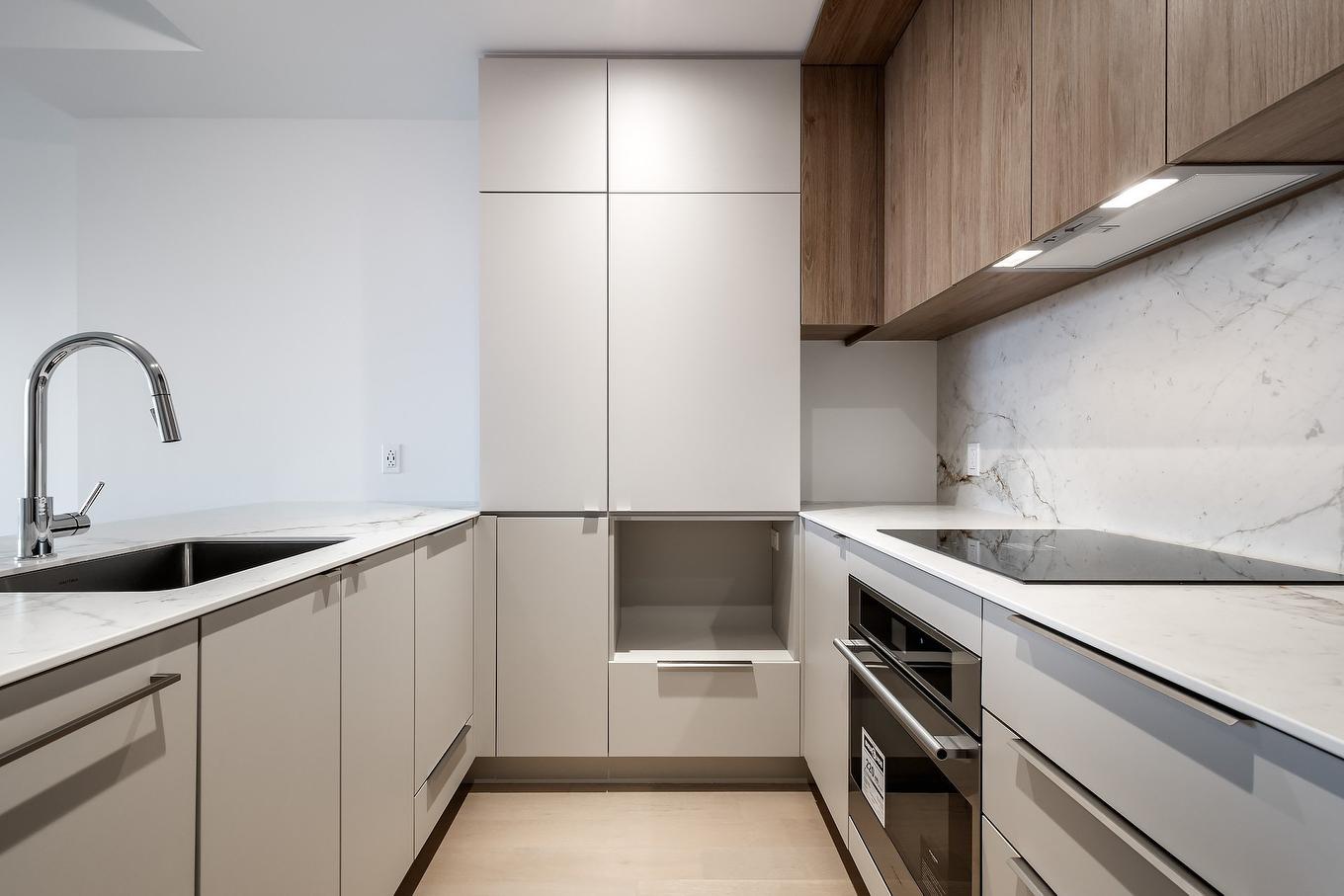 Kitchen - 404-399 Rue De La Rotonde, Montréal (Verdun/Île-Des-Soeurs), QC - Indoor Photo Showing Kitchen