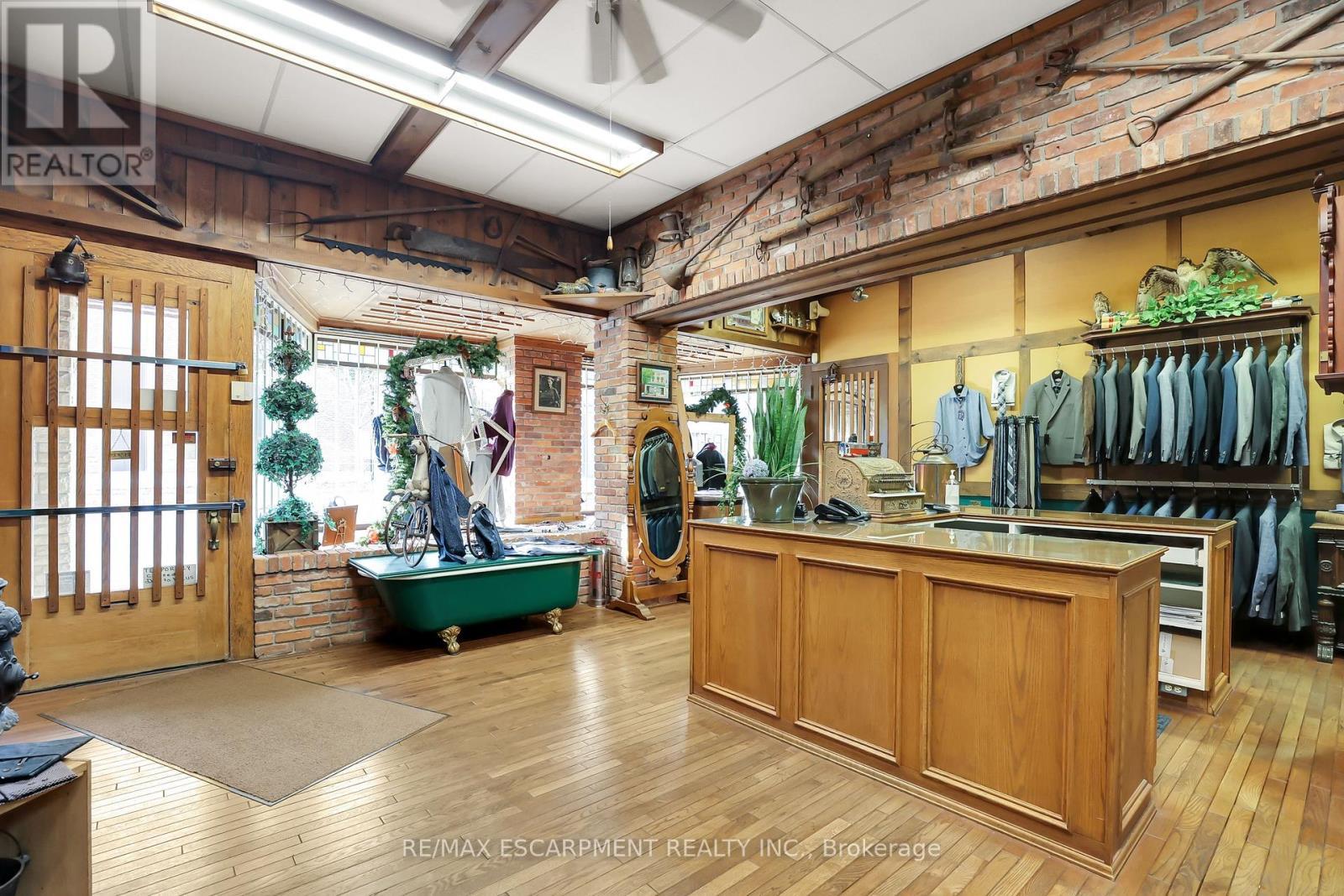 24 Cross Street, Welland, ON