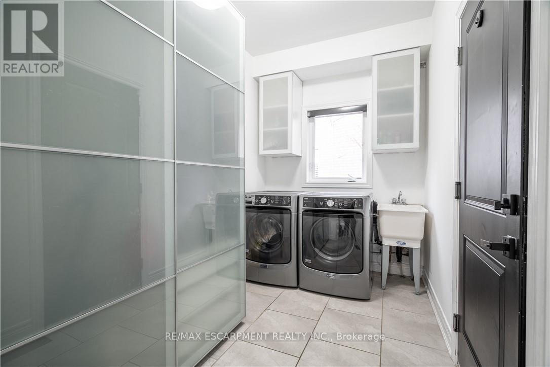 4126 Prokich Court, Lincoln, ON - Indoor Photo Showing Laundry Room