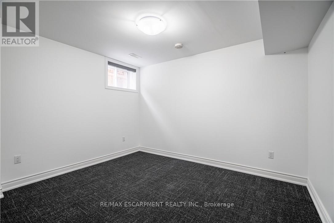 4126 Prokich Court, Lincoln, ON - Indoor Photo Showing Other Room