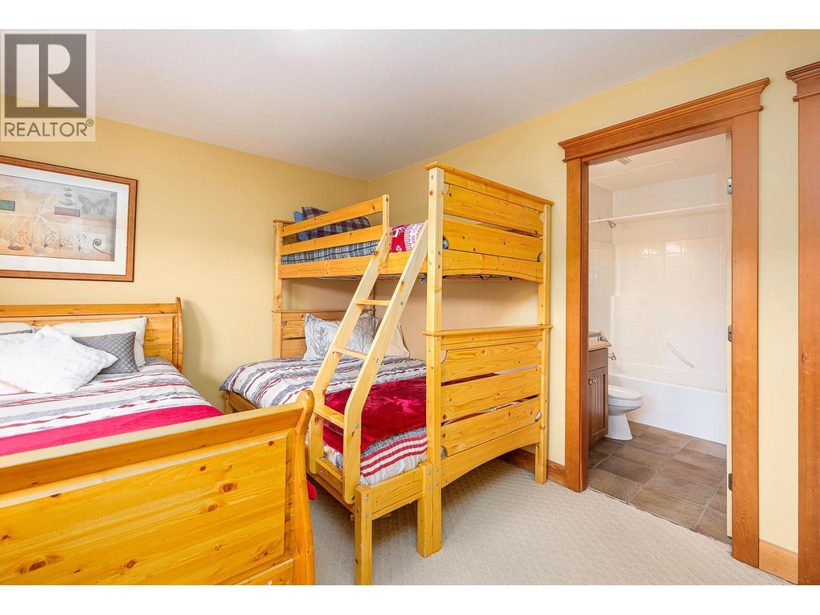 7640 Porcupine Road Unit# 29, Big White, BC - Indoor Photo Showing Bedroom