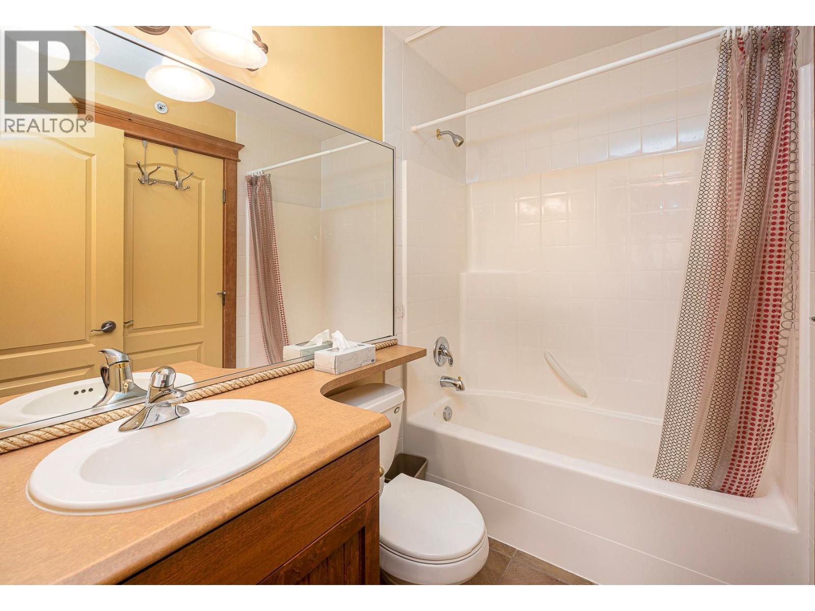 7640 Porcupine Road Unit# 29, Big White, BC - Indoor Photo Showing Bathroom