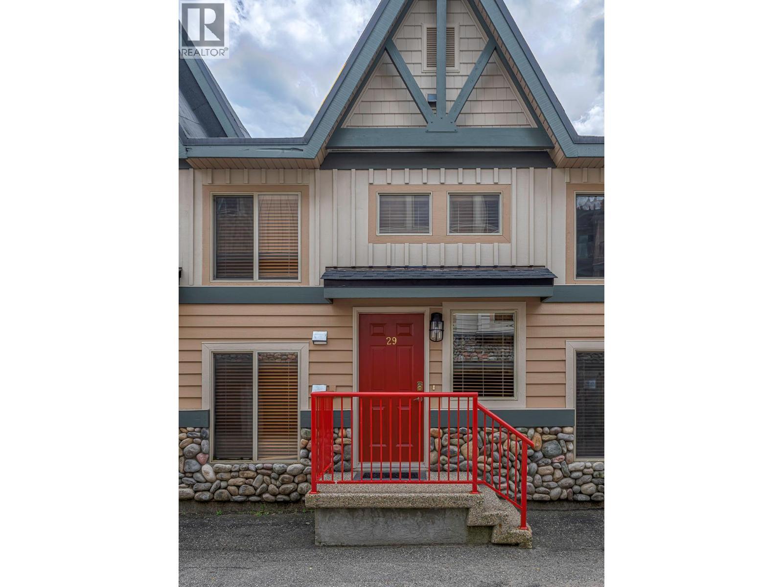 7640 Porcupine Road Unit# 29, Big White, BC - Outdoor With Facade