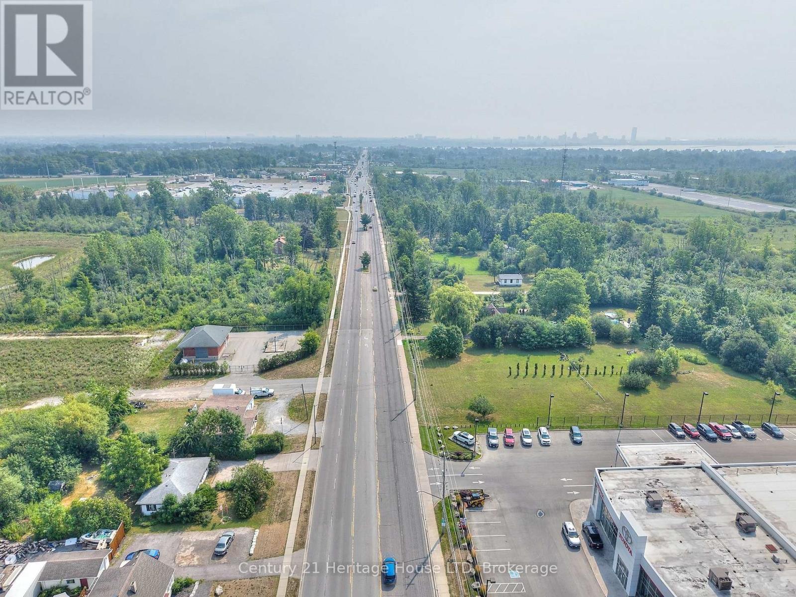 Garrison Road (Hwy #3) view towards the east - 938 Garrison Road, Fort Erie (Crescent Park), ON