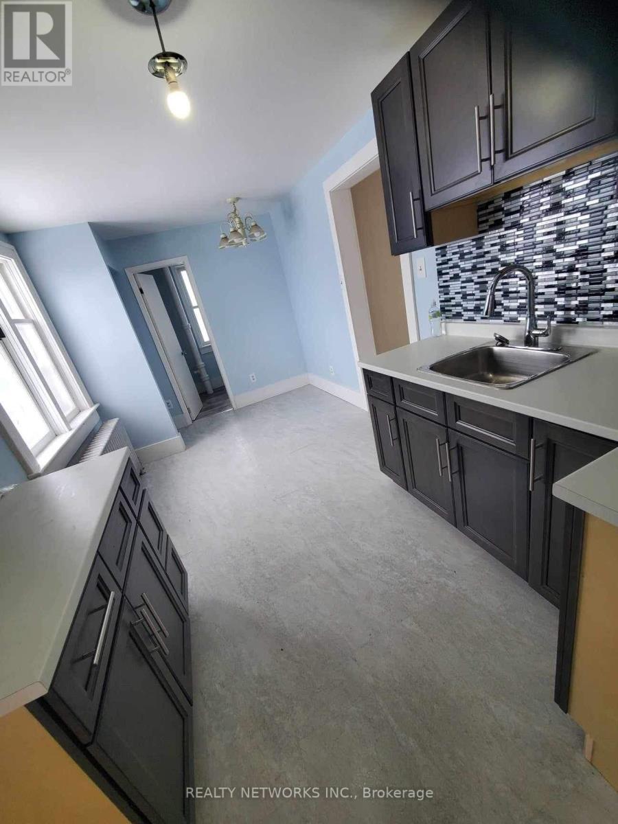 308 Hemlock Street, Timmins (Tne - Hill District), ON - Indoor Photo Showing Kitchen
