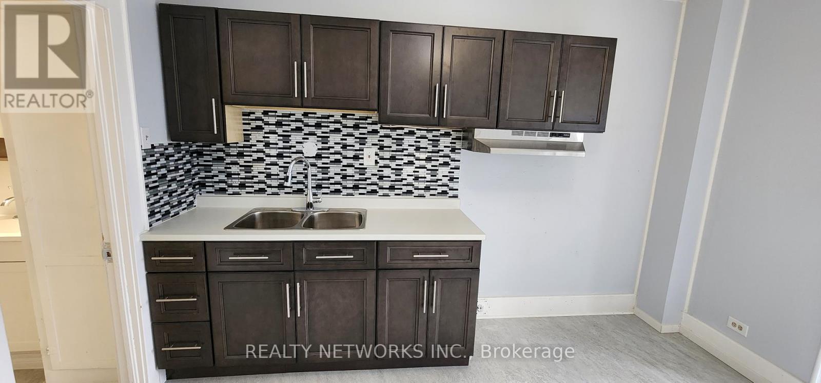 308 Hemlock Street, Timmins (Tne - Hill District), ON - Indoor Photo Showing Kitchen With Double Sink