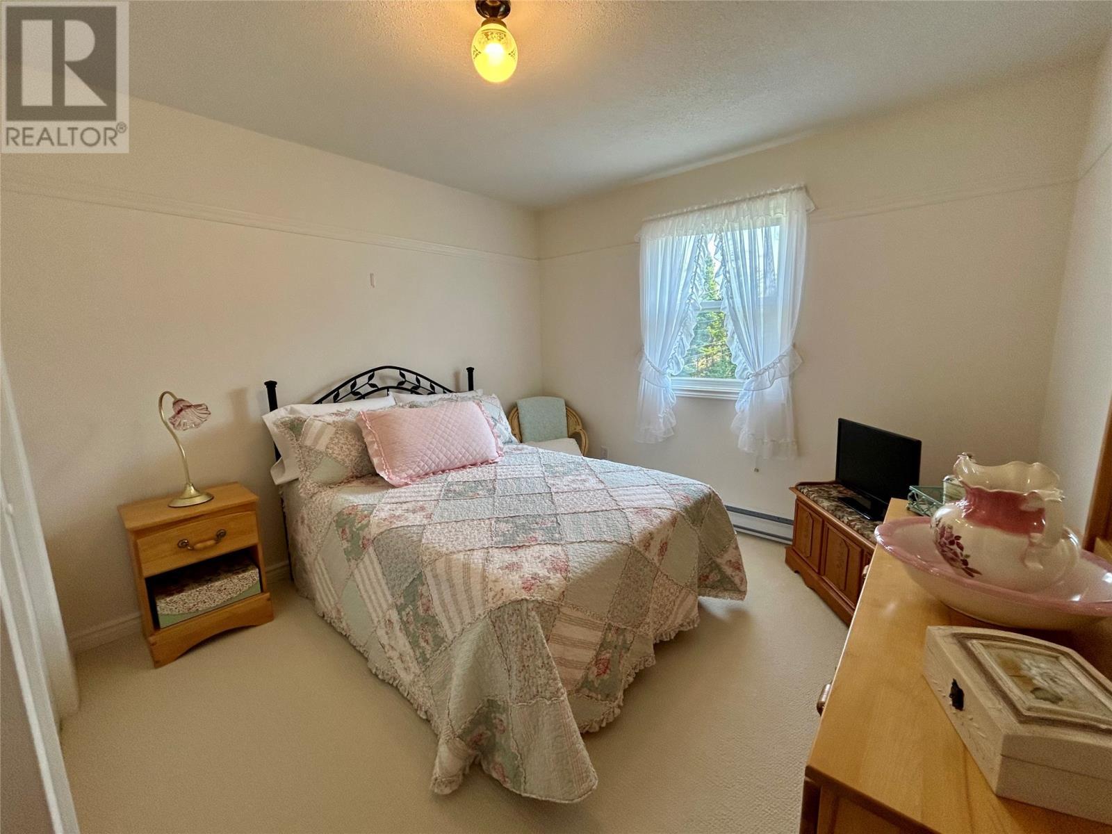 27 Pratt Street, Corner Brook, NL - Indoor Photo Showing Bedroom