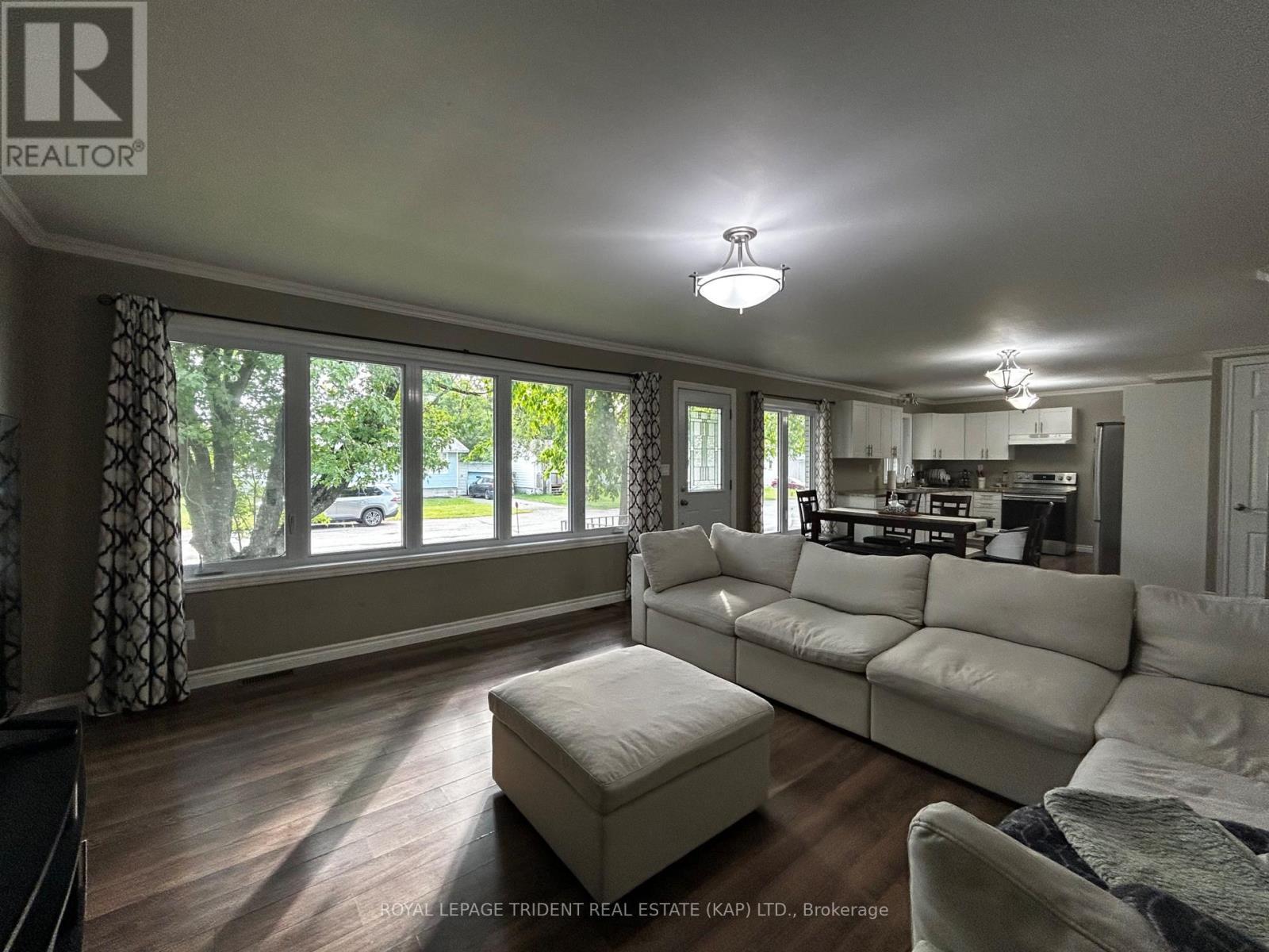 living room - 14 Niagara Street W, Kapuskasing, ON - Indoor Photo Showing Living Room