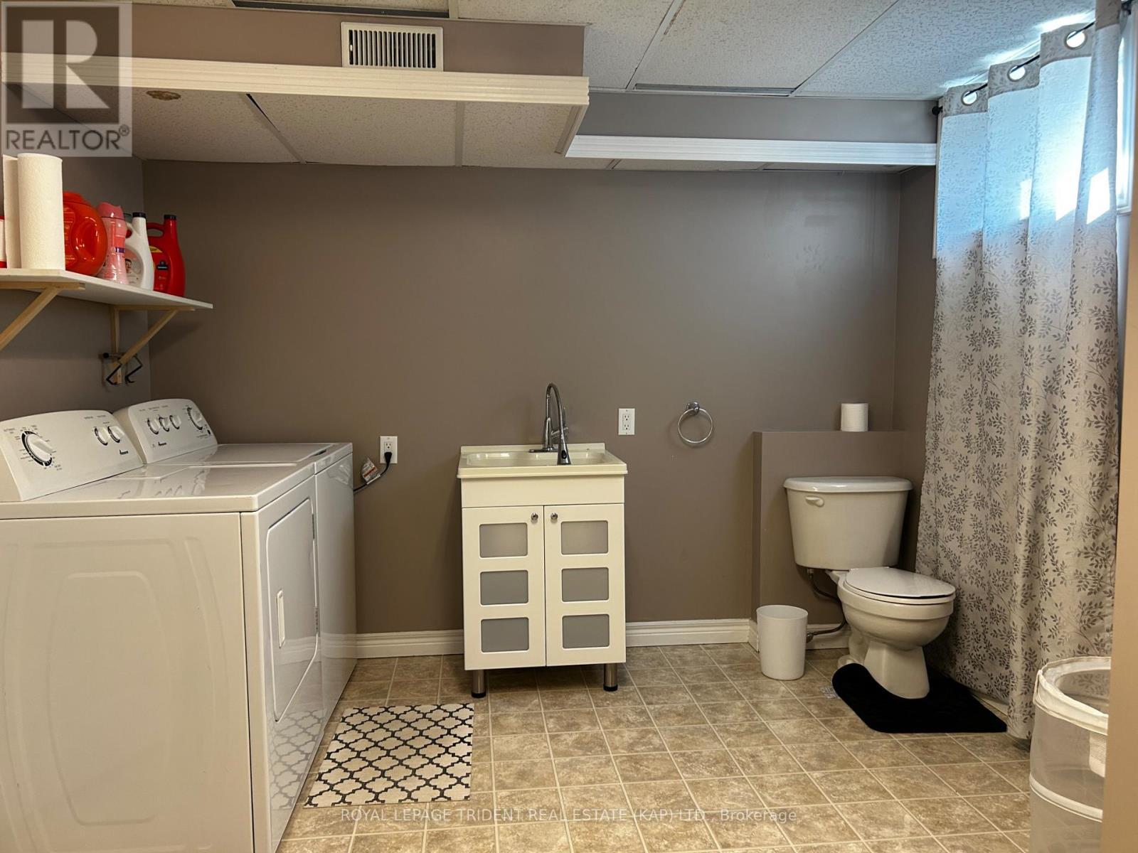 Bathroom \\ Laundry - 14 Niagara Street W, Kapuskasing, ON - Indoor