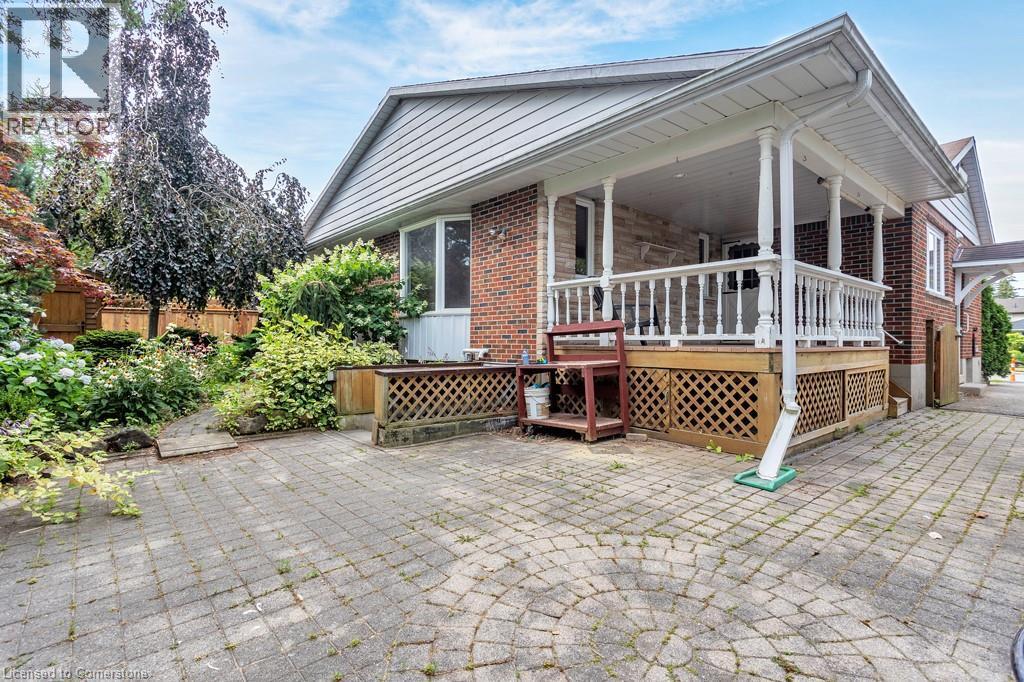 34 Windermere Crescent Unit# C, Woodstock, ON - Outdoor With Deck Patio Veranda