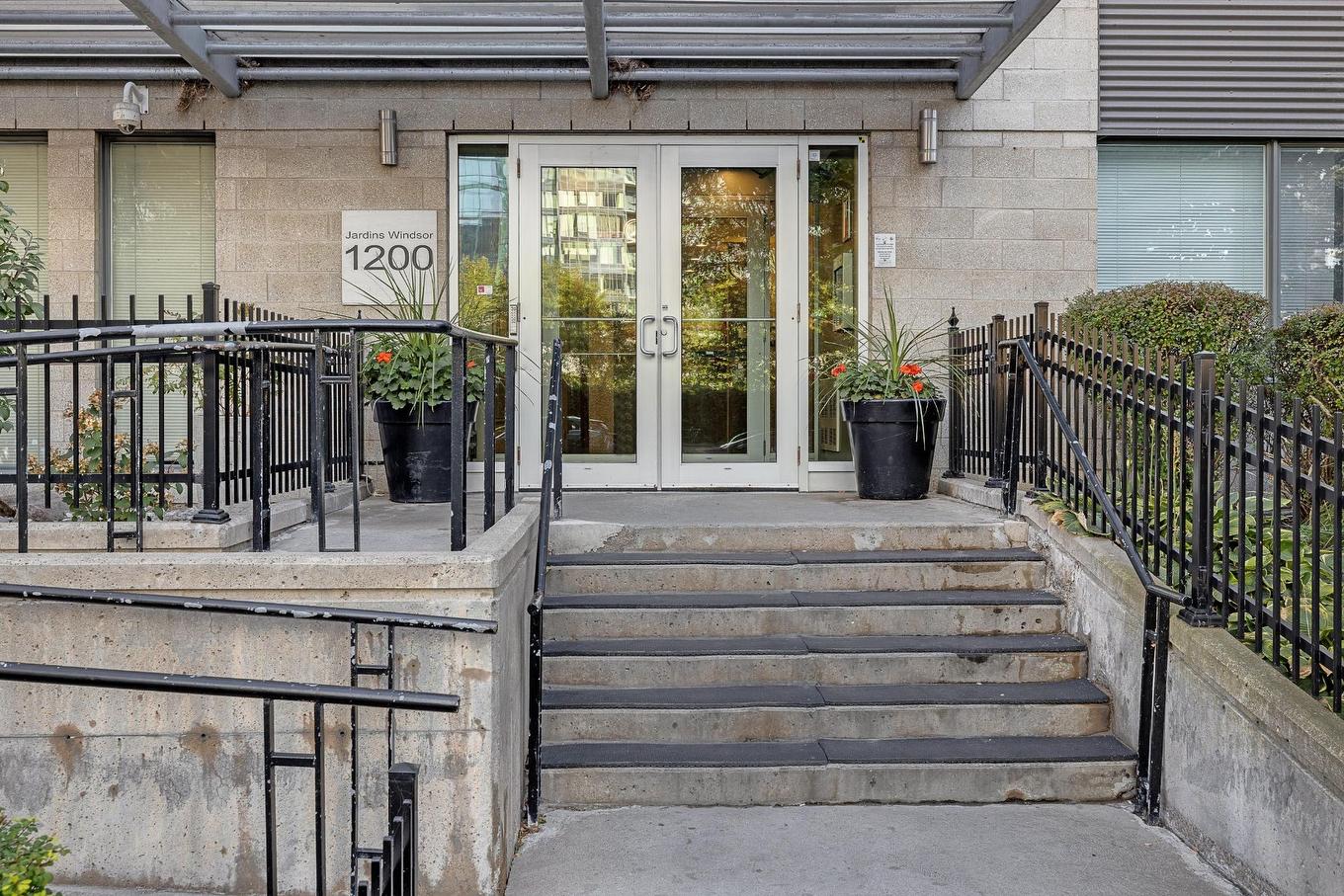 Entrée extérieure - 206-1200 Rue St-Jacques, Montréal (Ville-Marie), QC - Outdoor With Exterior