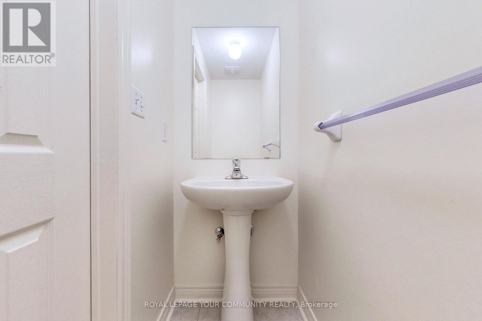 131 Aikenhead Avenue, Richmond Hill, ON - Indoor Photo Showing Bathroom