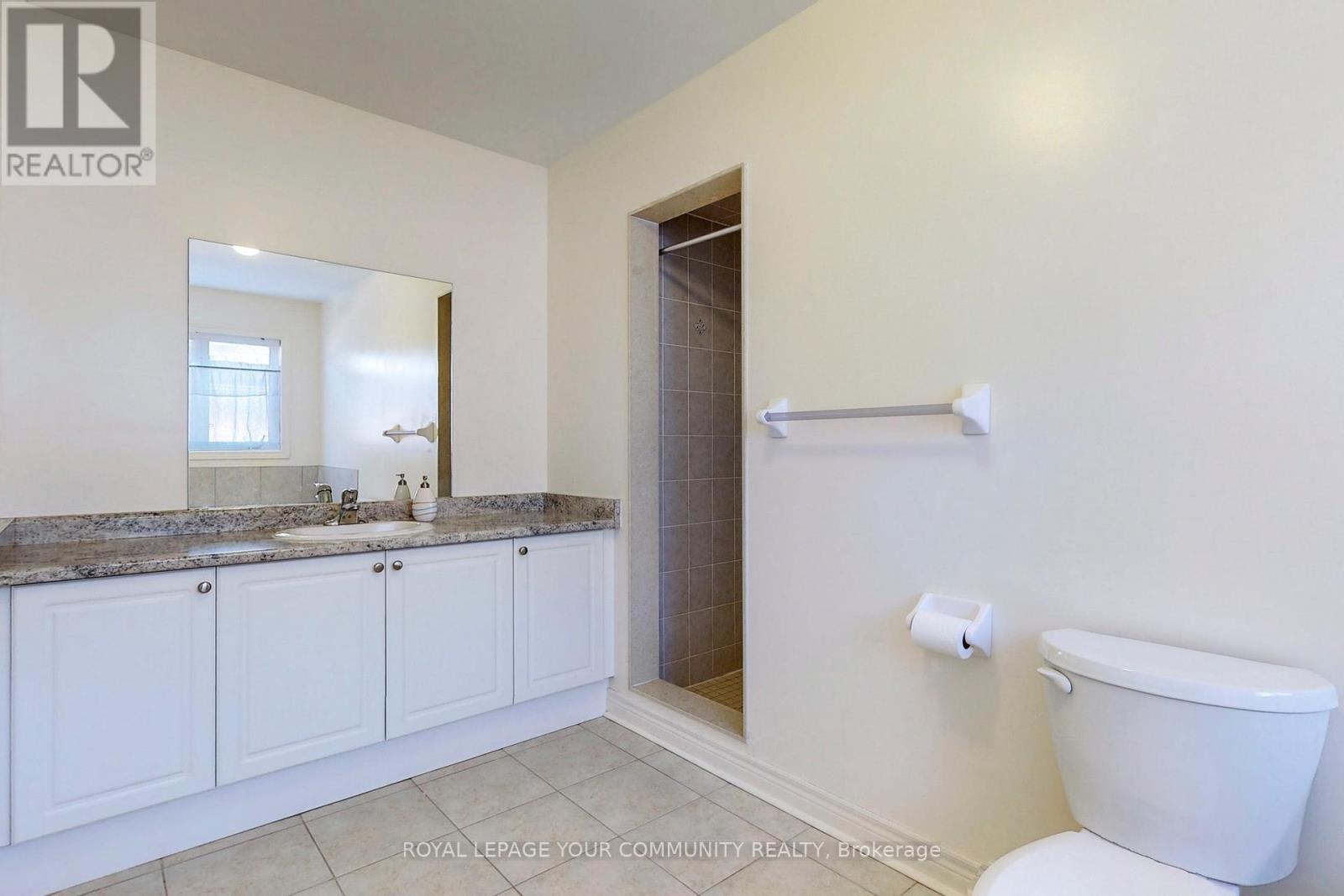 131 Aikenhead Avenue, Richmond Hill, ON - Indoor Photo Showing Bathroom