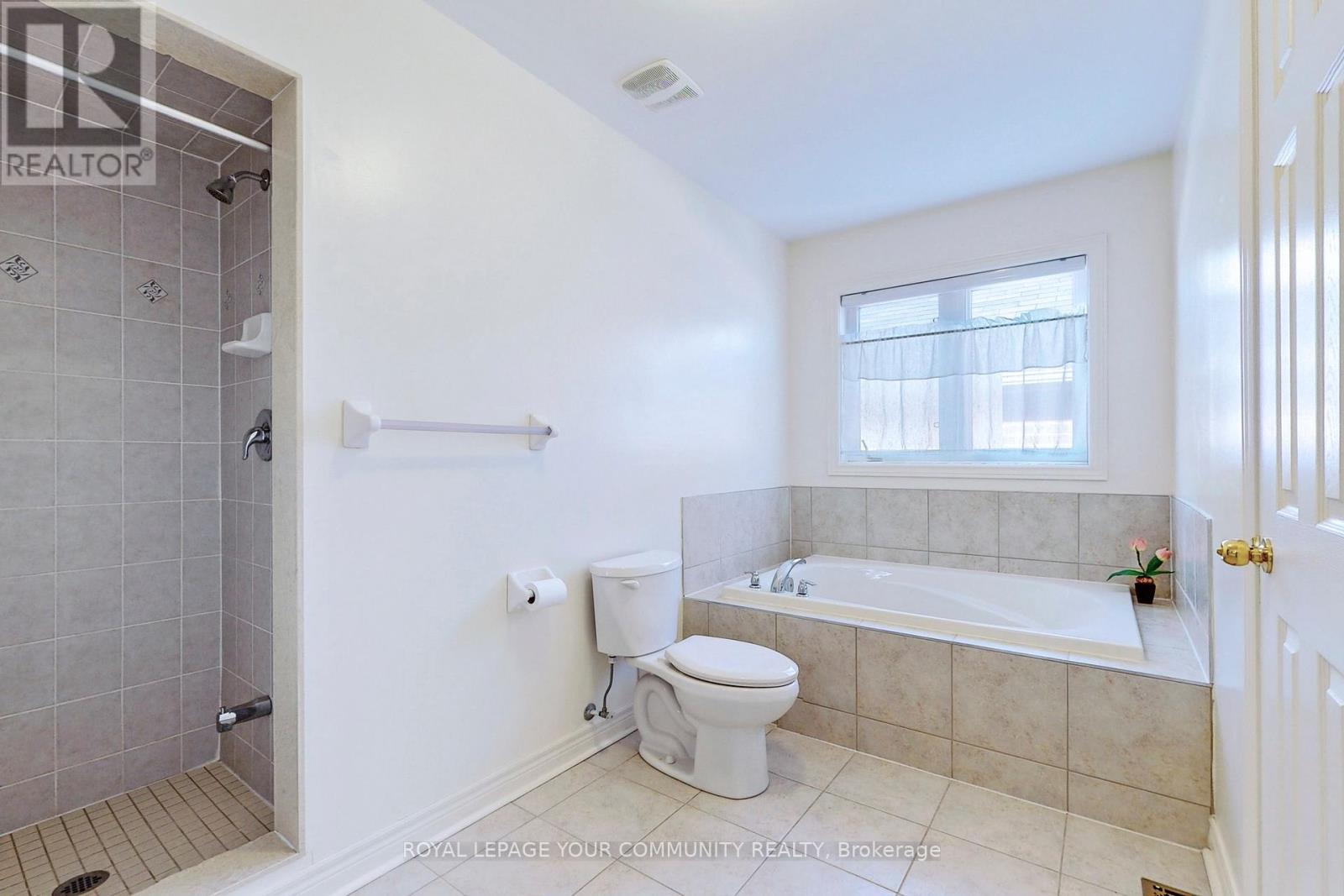 131 Aikenhead Avenue, Richmond Hill, ON - Indoor Photo Showing Bathroom