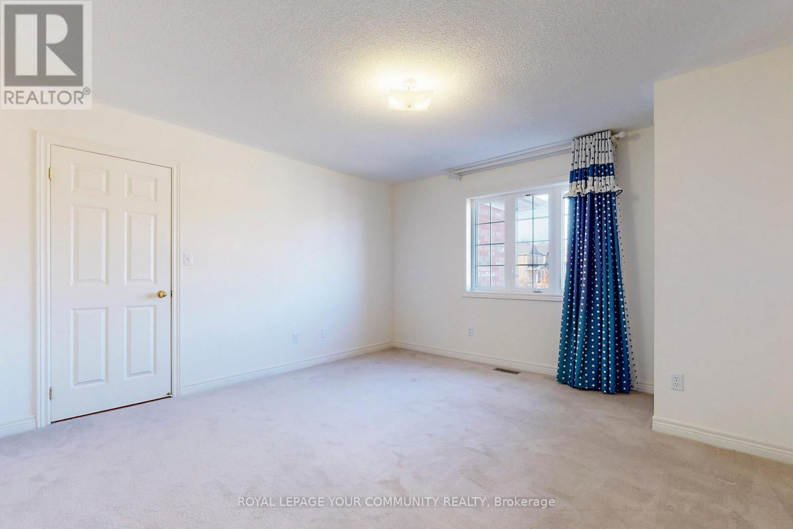 131 Aikenhead Avenue, Richmond Hill, ON - Indoor Photo Showing Other Room