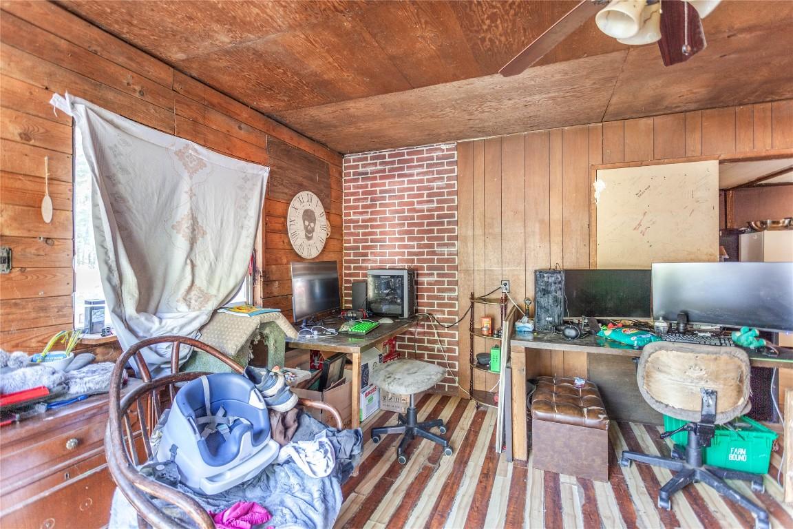 18 Chouinard Road, Cherryville, BC - Indoor