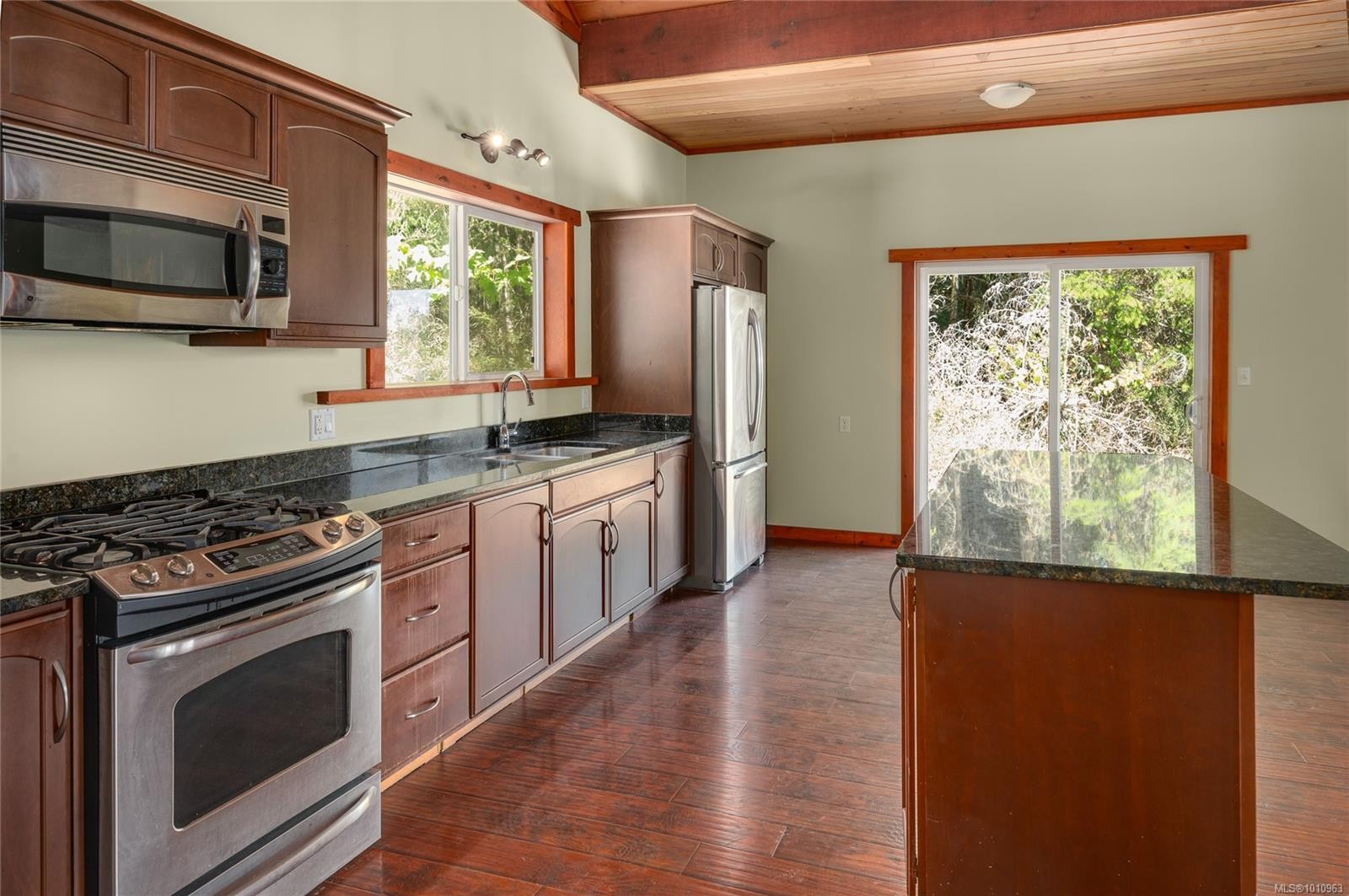 2031 Waring Rd, Nanaimo, BC